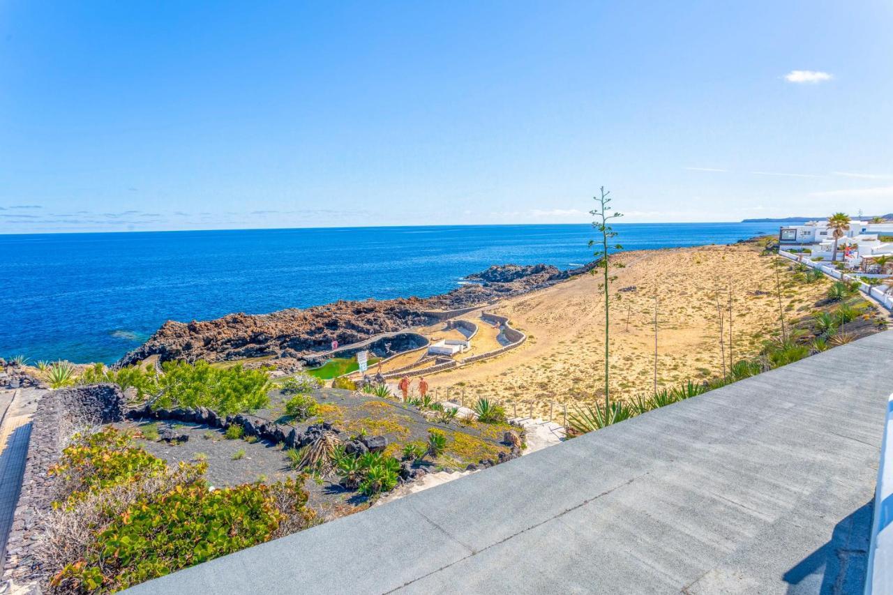 Boutique Beach Villa By Lanzarote Retreats - Private Pool - 1 Min Walk To Sea Pool Charco del Palo Exterior foto