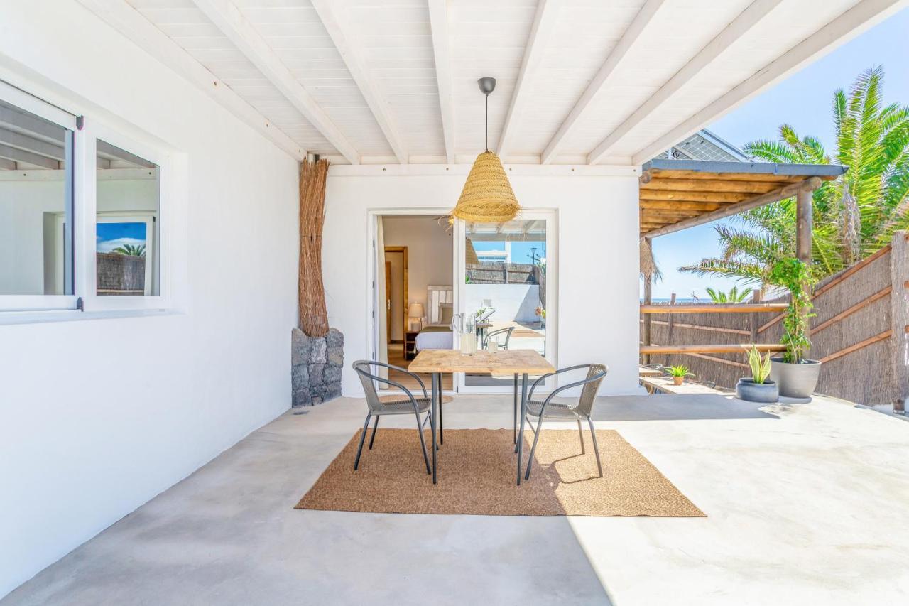 Boutique Beach Villa By Lanzarote Retreats - Private Pool - 1 Min Walk To Sea Pool Charco del Palo Exterior foto