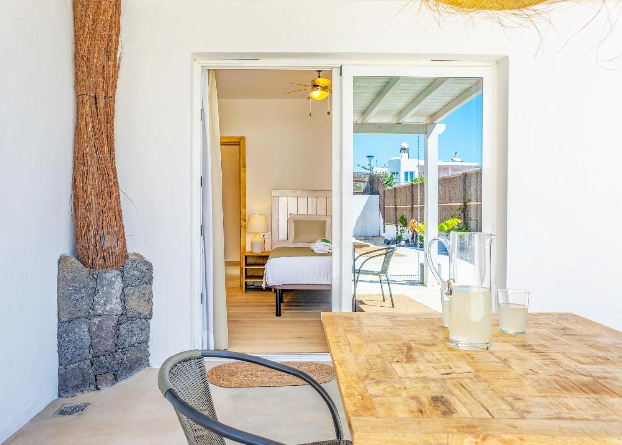 Boutique Beach Villa By Lanzarote Retreats - Private Pool - 1 Min Walk To Sea Pool Charco del Palo Exterior foto